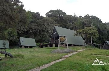 Ascenso al Kilimanjaro organizado ofrece cabañas para más comodidad