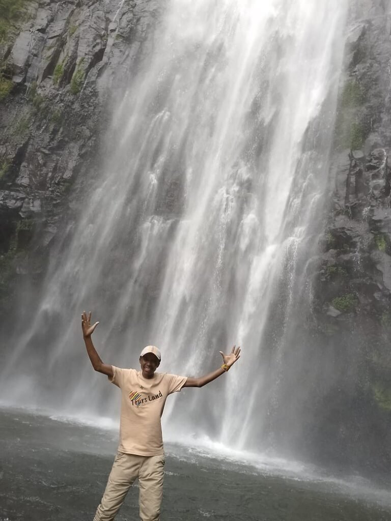 Safari en época de cría, cascadas materuni