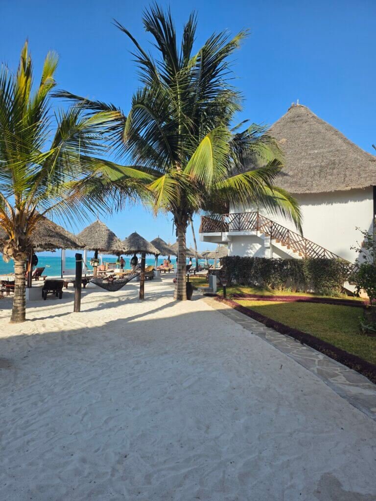 Hotel Turaco en Nungwi, Zanzíbar, Tanzania, alojamiento frente al mar con Tours Land Safaris