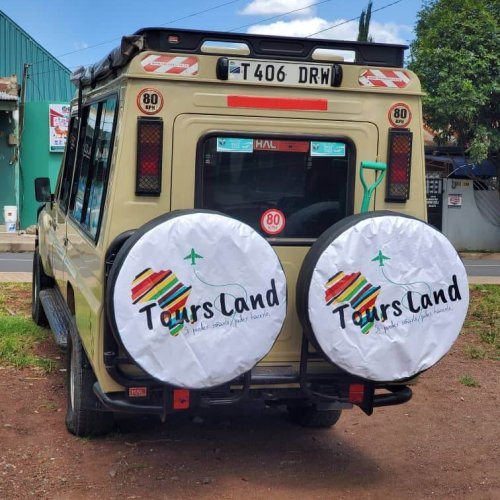 Kilimanjaro, safari y extensión a Zanzíbar, jeep de la empresa Tours Land